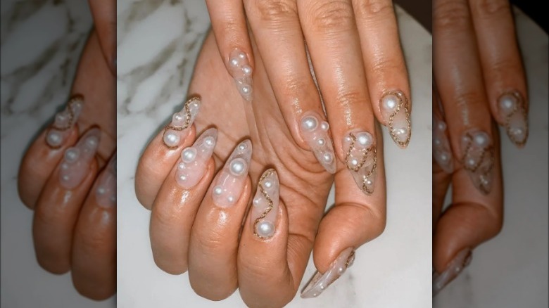 Pearl and chain manicure