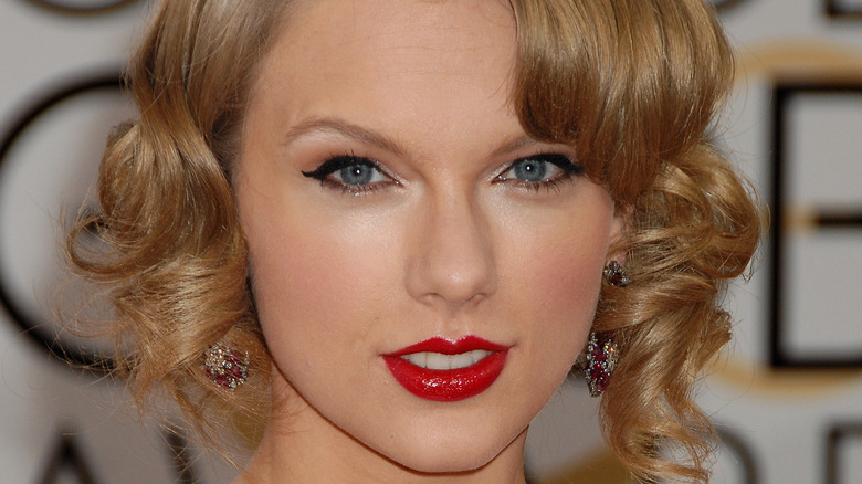 Taylor Swift close up 