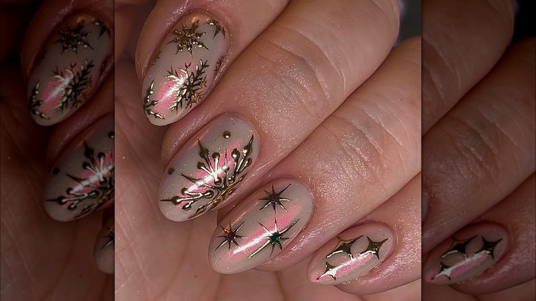 Chrome and metallic nails