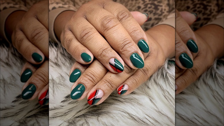 Kwanzaa-inspired short nail manicure