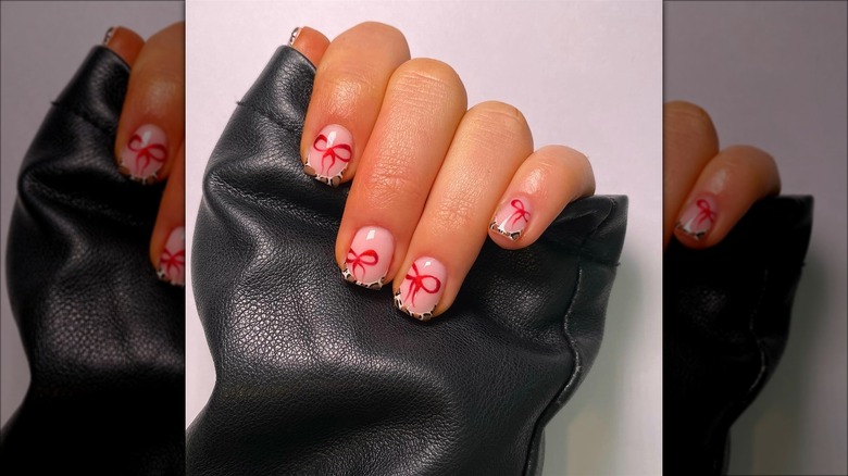 Bow and leopard-print nails