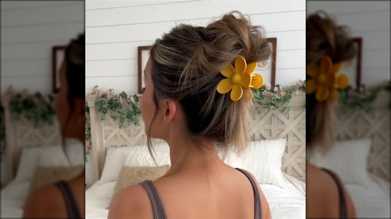 Floral claw clip hair