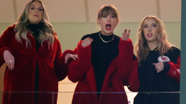 Taylor Swift red coat