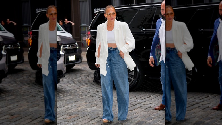 Jennifer Lopez baggy jeans