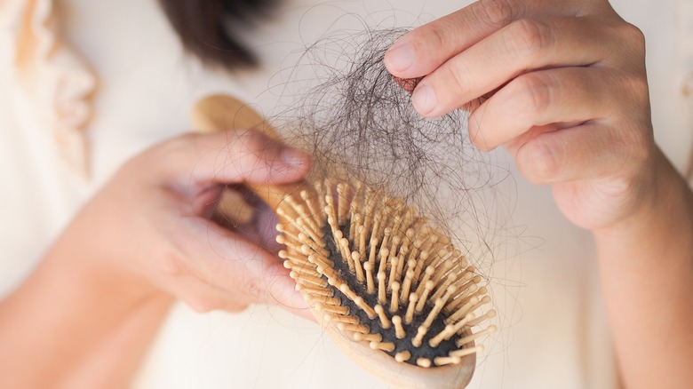 Our Best Tips & Tricks For Cleaning Your Hair Brush