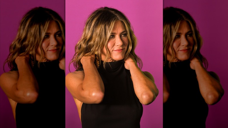 Jennifer Aniston posing and smiling