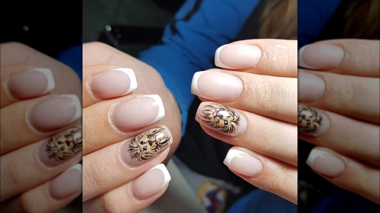 accent lion nail