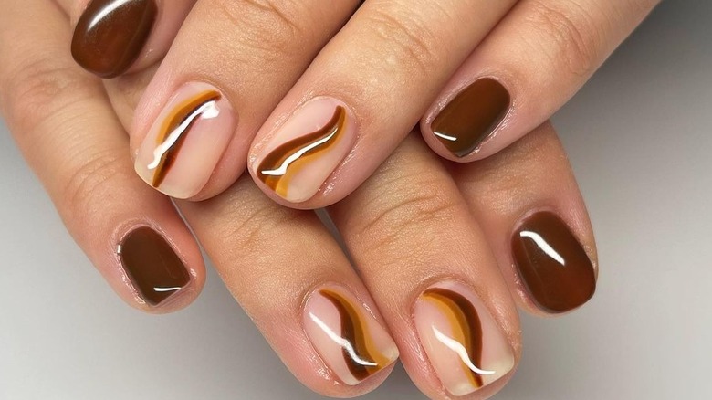 Brown line manicure