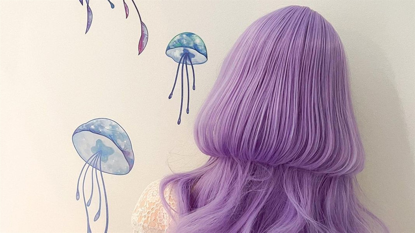 7 Ways To Try 2024 S Jellyfish Trend From Fashion To Beauty To Decor   L Intro 1706664768 