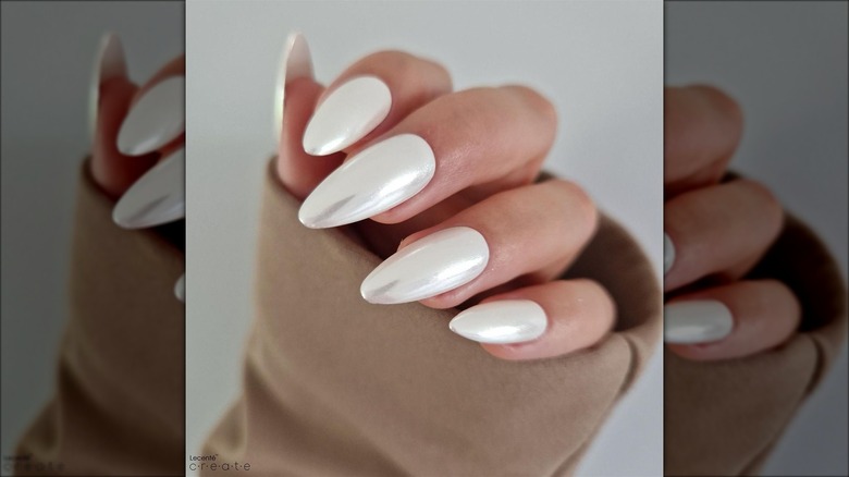 White chrome nails