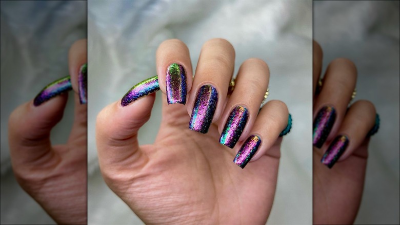 Chrome glitter nails