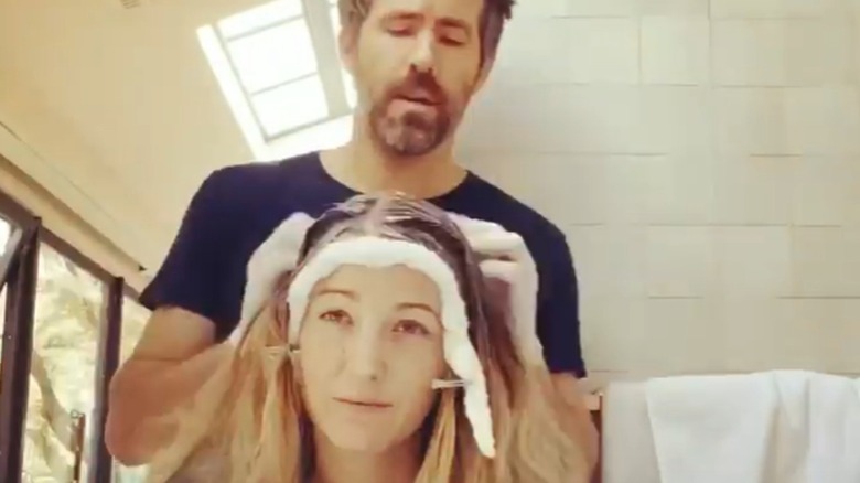 Ryan Reynolds doing Blake Lively's hair