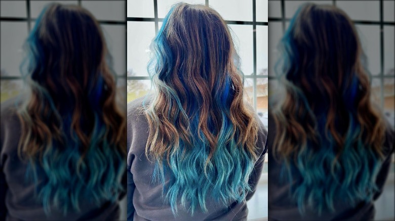 Long wavy hair with various blues