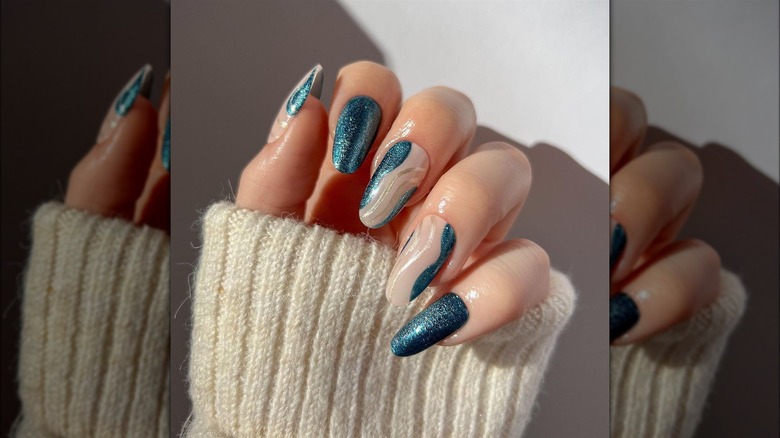 Blue velvet nails