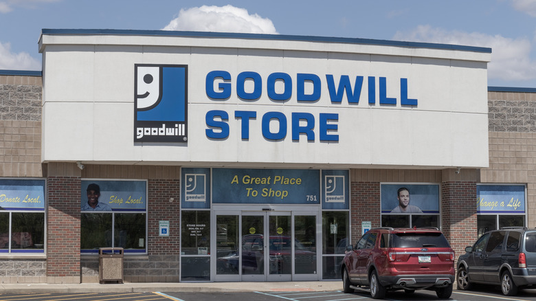 Goodwill storefront and parking lot