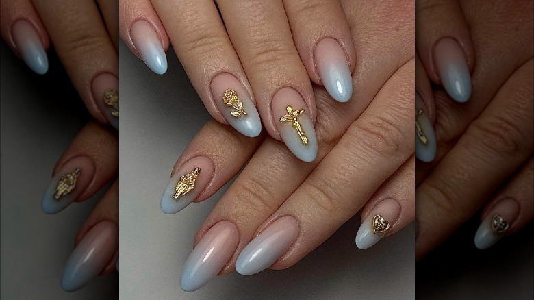 manicure with gold jewlery