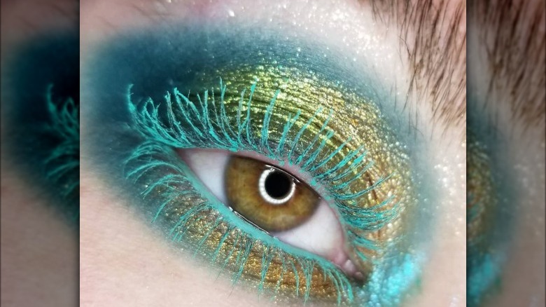 Hazel eye with aquamarine mascara 