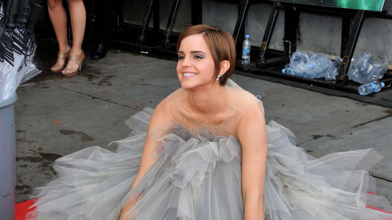 emma watson long pixie