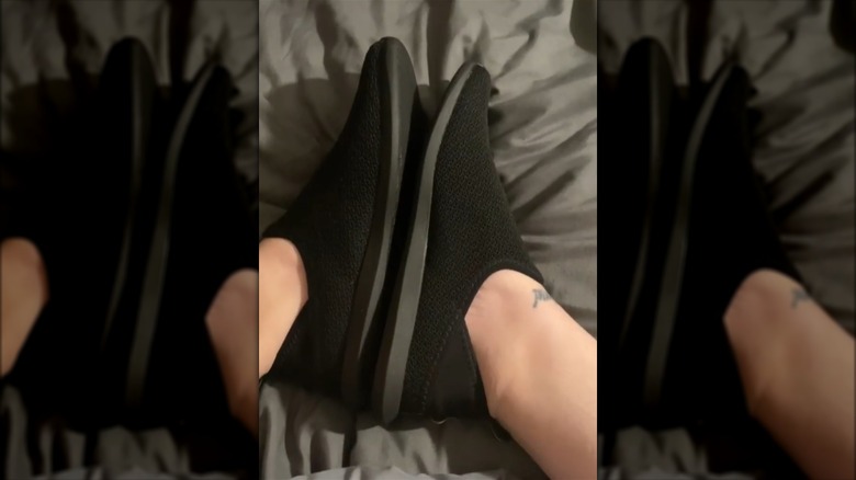 A black pair of Muvez shoes