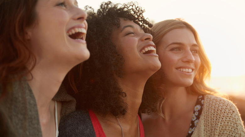 Women laughing together 