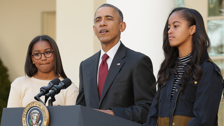 Sasha Obama, Barack Obama and Malia Obama together