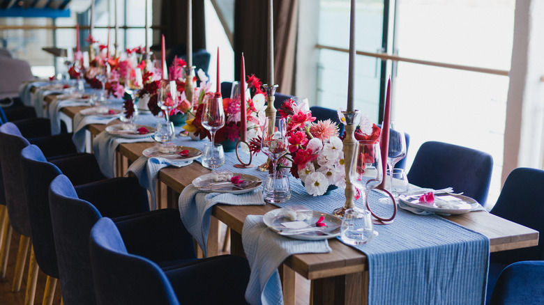 blue and red decorated wedding table