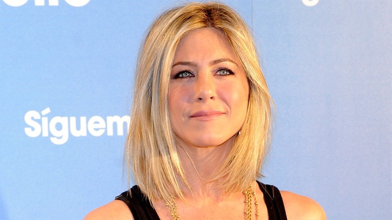 Jennifer Aniston with a lob