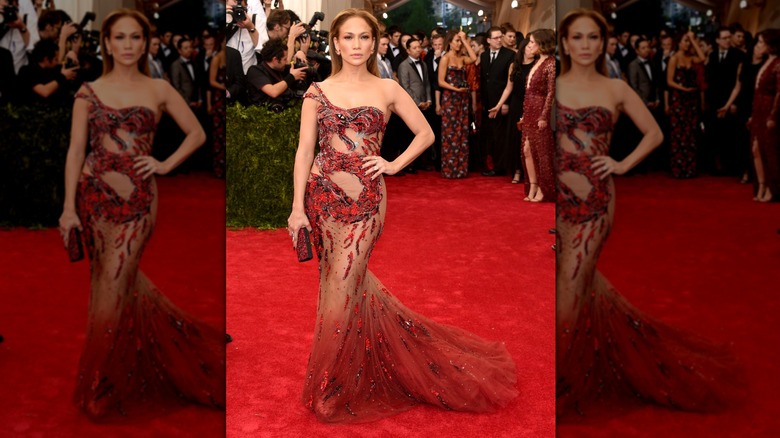 Jennifer Lopez red carpet