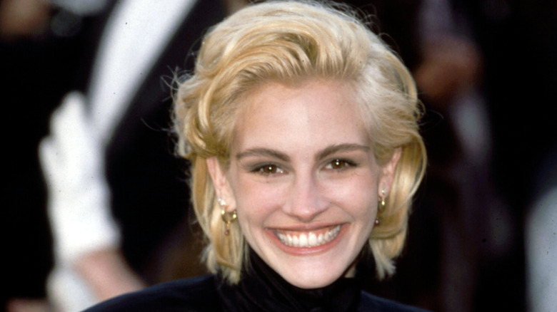 Julia Roberts short blonde hair