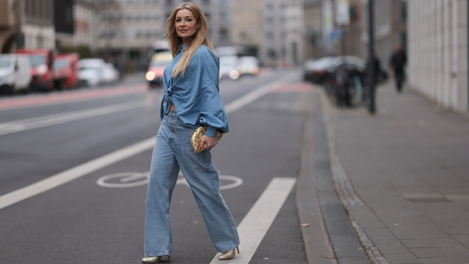 Loose Denim Styling Tips Because We Need To Prepare For Skinny