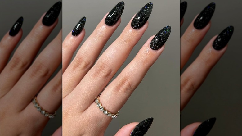 Black nails on Instagram 