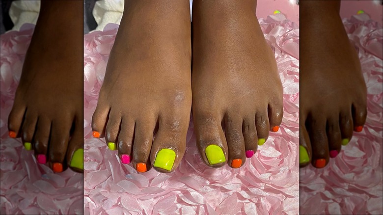 Mixed neon pedicure