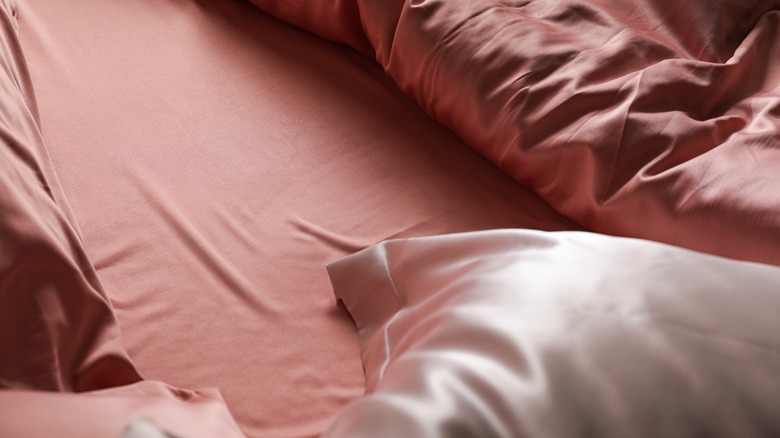 Silk bedding
