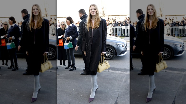 Hunter Schafer wears kitten heels in Milan