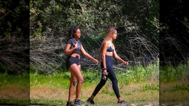 Sasha and Malia Obama