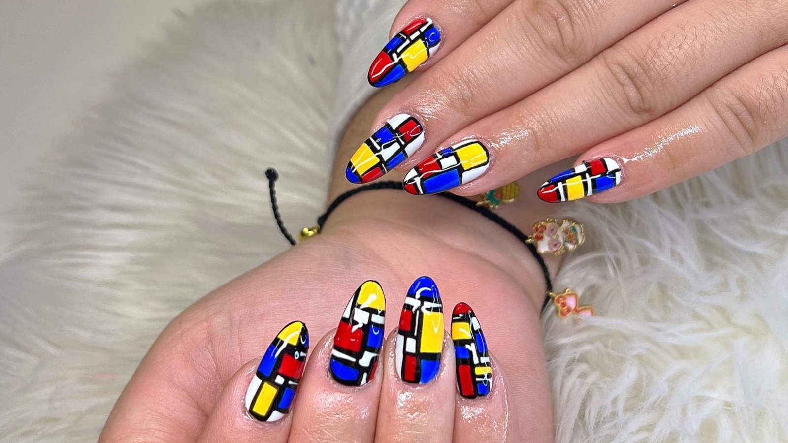 Nail designs in primary colors that turn your manicure into a work of art