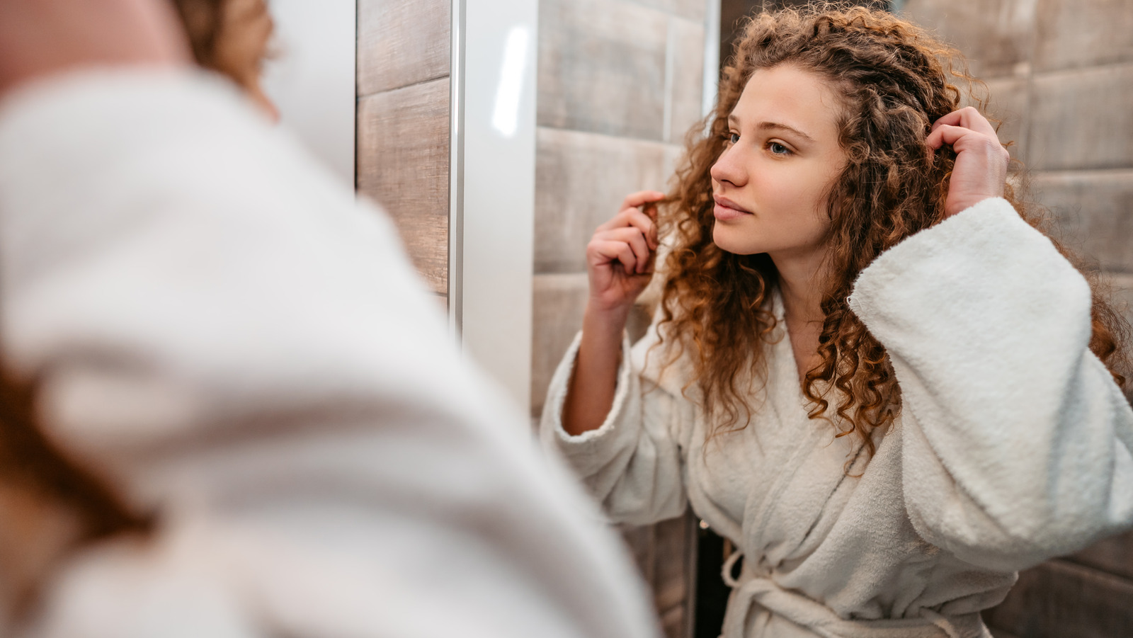 Products That Can Safely Remove Vaseline From Your Hair