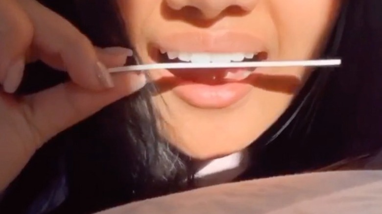 TikToker filing her own teeth