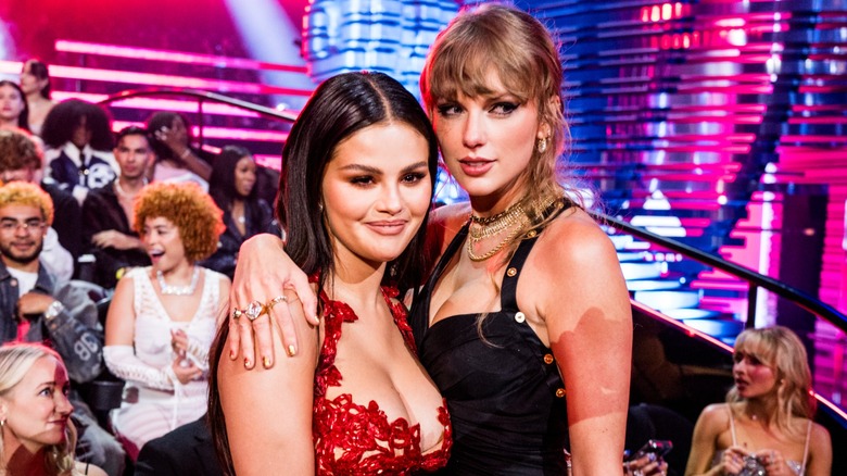 Selena Gomez and Taylor Swift posing together