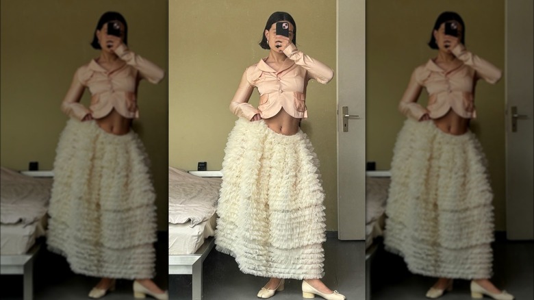 Woman on Instagram wearing a skirt 