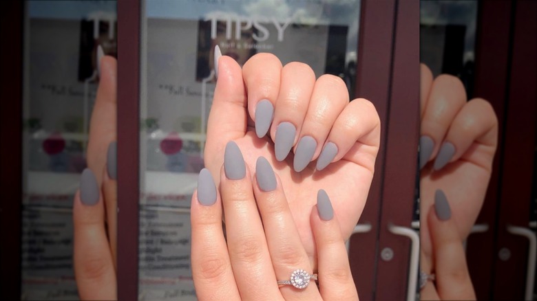 Matte gray nails