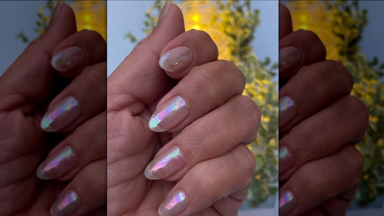 Pearlescent manicure