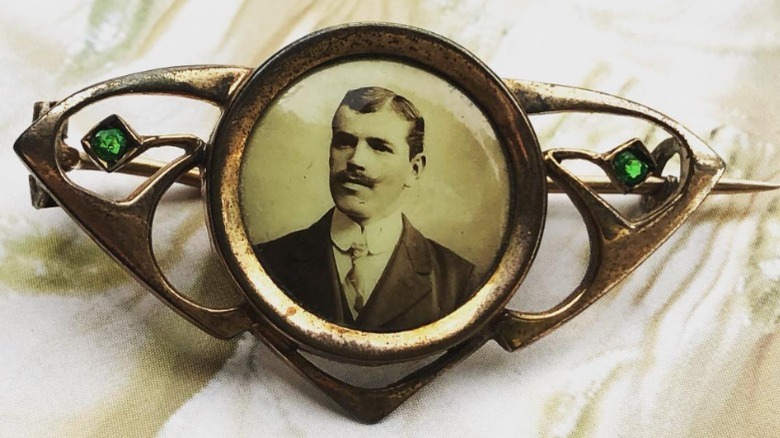 Antique brooch with portrait of a man