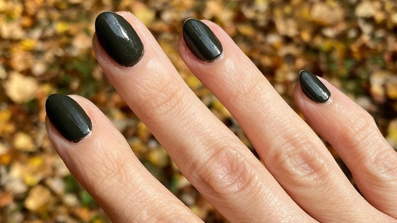 Dark green nails