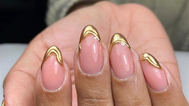 3D gold French manicure