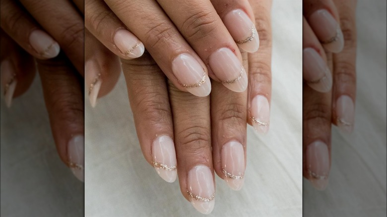 Glitter line French manicure