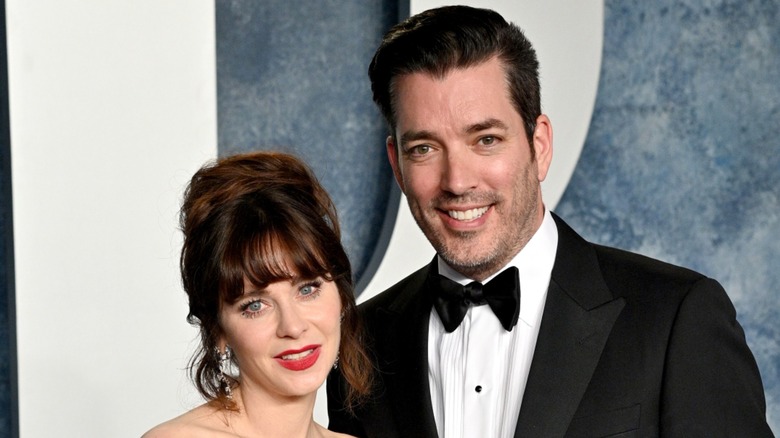 Zooey Deschanel and Jonathan Scott on the red carpet