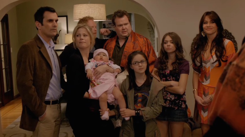 The cast of Modern Family in the pilot episode