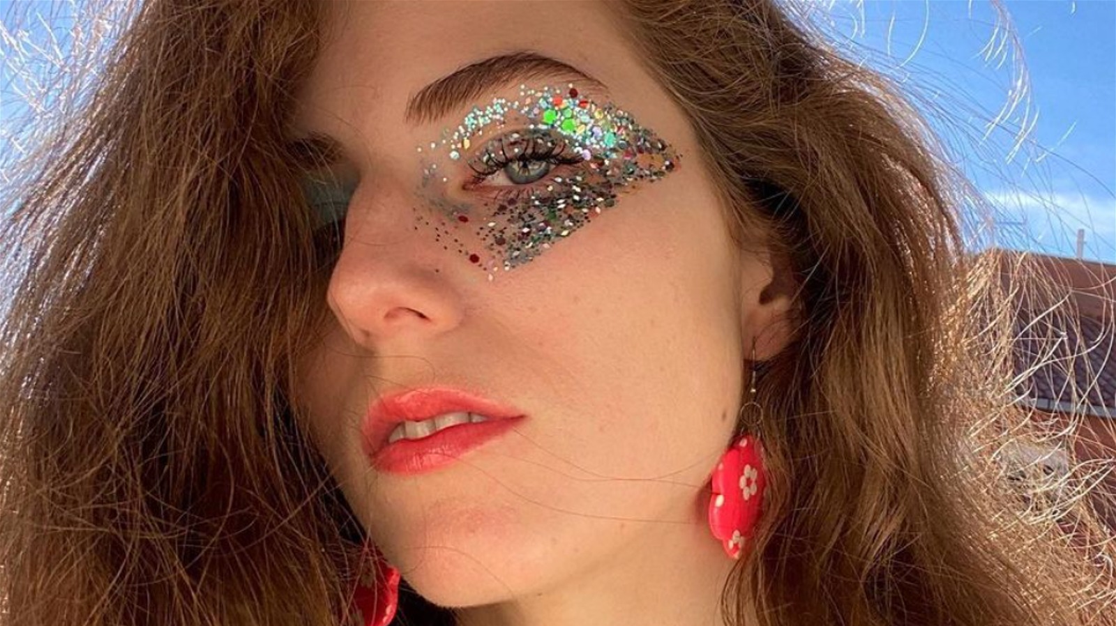 Is Glitter Unsafe For Your Eye Makeup Routine?