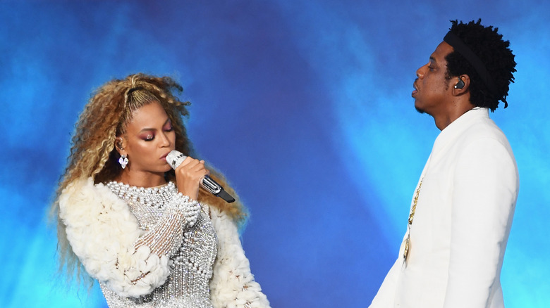 Beyoncé singing on stage with Jay-Z